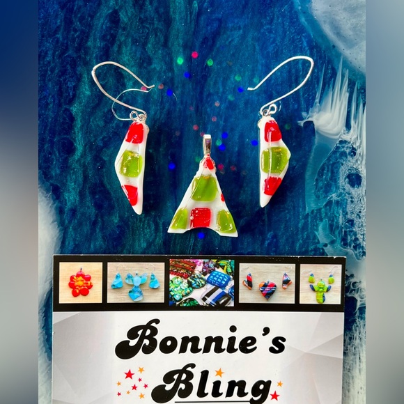 Bonnie’s Bling One Of A Kind Fused Glass Jewelry and Accessories to Wear. - Picture 2 of 14